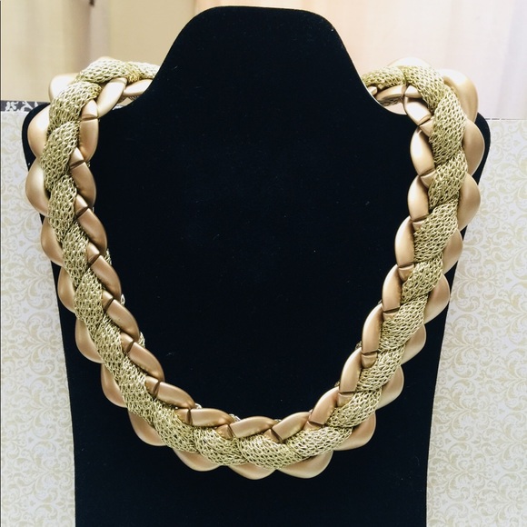 Jewelry - Brand new chunky necklace.
